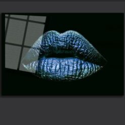 purple lips